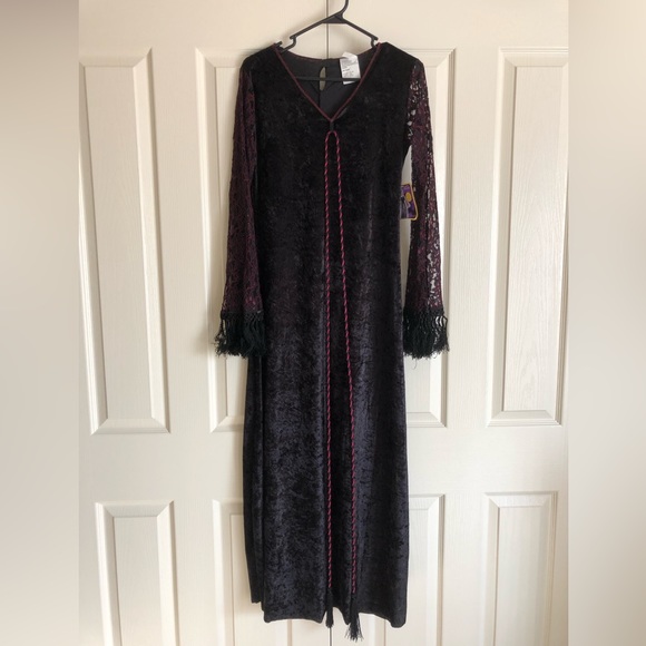 Gothic Velvet Gown Halloween Costume - Picture 2 of 9